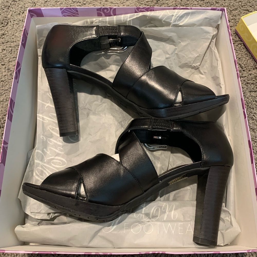 Brighton Black Heels NIB - Picture 6 of 6